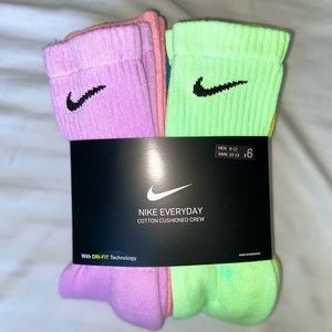 NIKE 6PACK COLORED SOCKS